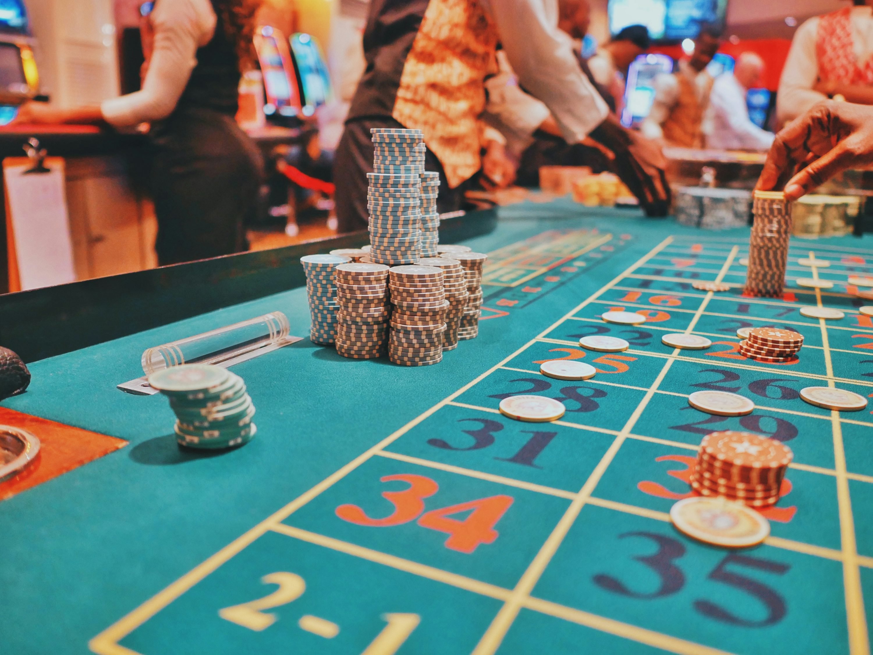 Dealer nyata Live Casino kubutogel streaming di smartphone Indonesia
